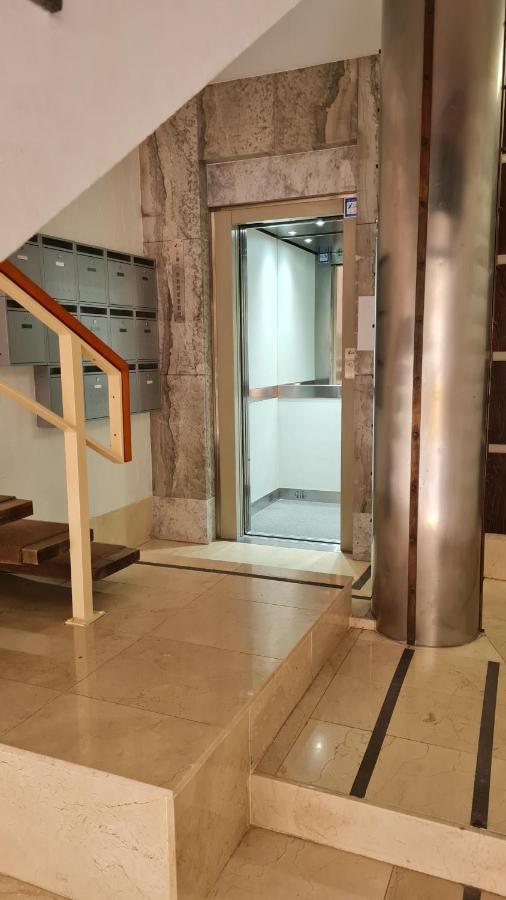 Apartamento Tiziano Mercado Central Apartment Valencia Bagian luar foto